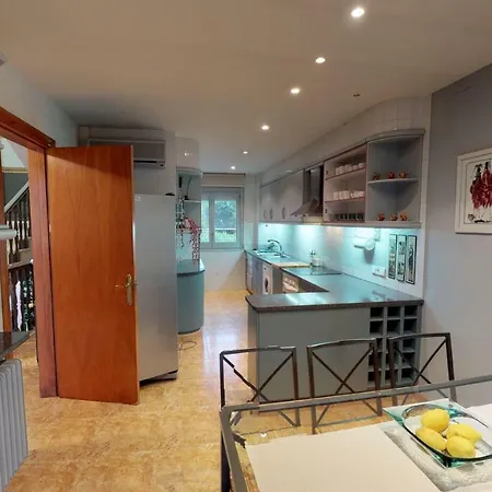 House Of Joy , Casa En Banyoles