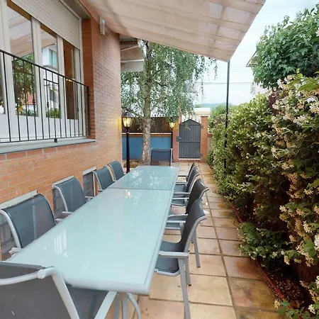 House Of Joy , Casa En Holiday home Banyoles